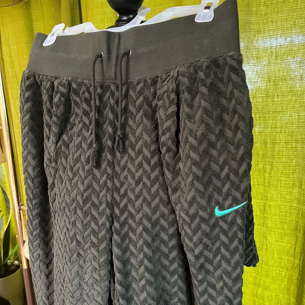 NIKE WOMEN SPORTSWEAR EVERYDAY MODERN SET (SEQUOIA / LIGHT MENTA) - Picture 6 of 16